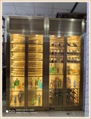 PVD que platea el refrigerador de acero inoxidable de temperatura controlada de la exhibición del vino de la puerta de Rose Gold Brass 2 del gabinete del vino de los SS