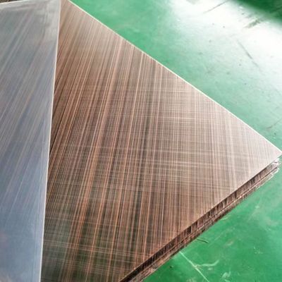 Buen precio Hoja de acero inoxidable antigua del color de cobre de la rayita cruzada para el diseño interior en línea