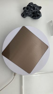 Buen precio Rejas de barras de acero metálico aceros de chapa de metal para puertas exteriores en línea