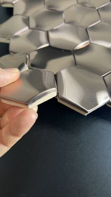 Buen precio Sus 304 de color de acero inoxidable hoja tamaño hexagonal espesor 0,8 mm personalizado en línea