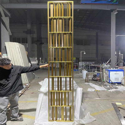 Buen precio 304 Oro PVD Revestimiento Popular Diseño de la Casa Interior Hotel Decorativo Divididor de habitaciones Modernas particiones en línea