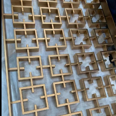 Buen precio Diseño Hueco de Acero Inoxidable para la Decoración de la Pared de Fondo de la Partición de la Sala de Estar, Proyecto Hotelero en línea