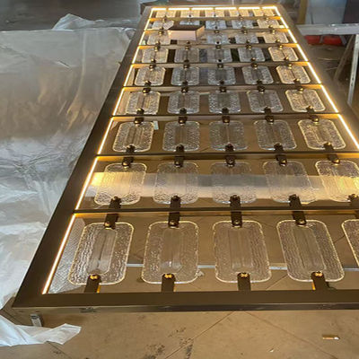 Buen precio Rose Gold White Crystal 304 Stainless Steel Partition For Restaurant Decoration With Light en línea