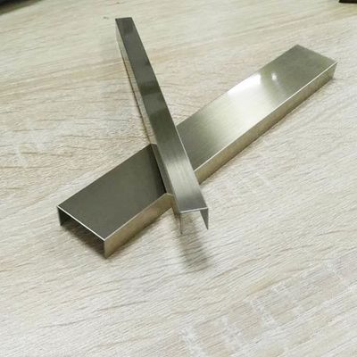 Buen precio Grado 304 316L 201 Gold Silver Rose Gold Color U Shape Tira de ajuste de acero inoxidable para partición de azulejos en línea