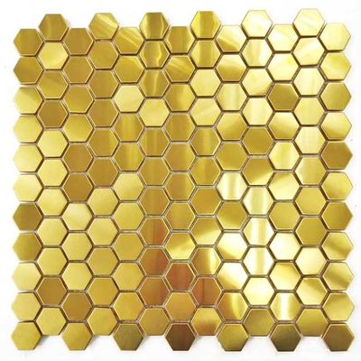 Buen precio Teja de acero inoxidable pulida rayita de Backsplash del hexágono del oro para el estruendo de la cocina ISO en línea