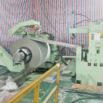 Buen precio ASTM 201 304 316 430 laminó bobinas de acero inoxidables 0.28m m a 2.98m m en línea
