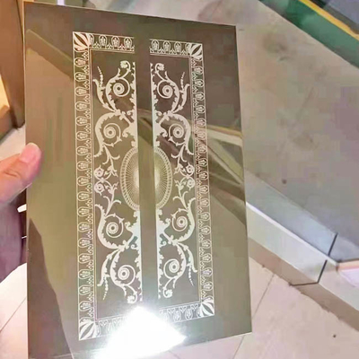 Pequeña muestra de base inoxidable grabada al agua fuerte del espejo de la hoja de acero del color