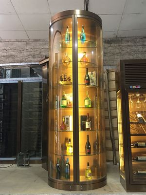 Buen precio Gabinete de vino de acero inoxidable de bronce dorado con rayitas de exhibición en línea