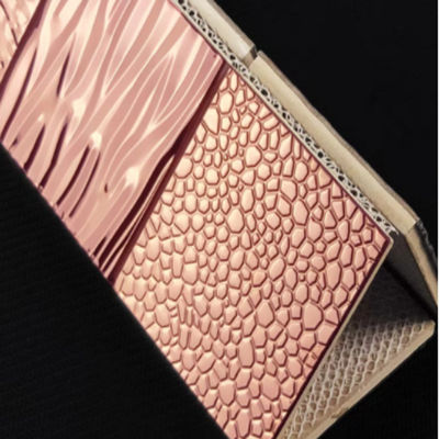 Buen precio Teja de mosaico irregular del metal del diseño para la barra al aire libre en línea