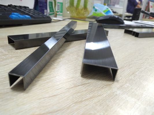 Buen precio Muebles de acabado de oro de acero inoxidable borde de acabado de banda de corte con AFP en línea