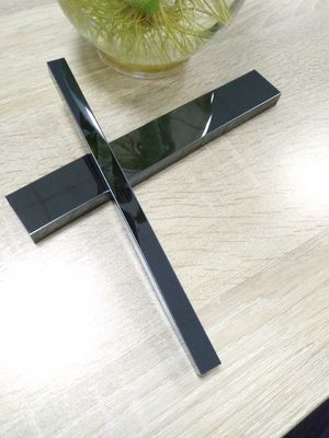 Buen precio DIN mosaico de azulejos borde de recorte escalera escalera recorte arquitectónica en línea