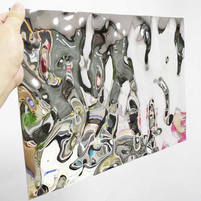 Buen precio Panel de nido de abeja con ondulación de agua de espejo de 304 y 1,5 mm de espesor, color PVD en línea