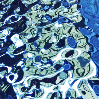 Buen precio Color azul 304 de espesor 1,5 mm Estampado de espejo de chapa de acero inoxidable Paneles de ondulación de agua en línea