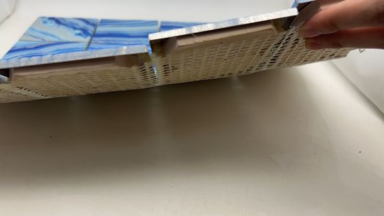 Buen precio Tejas de mosaico de aluminio de 8k Hoja de espejo de 300 mm x 300 mm Revestimiento PVD en línea