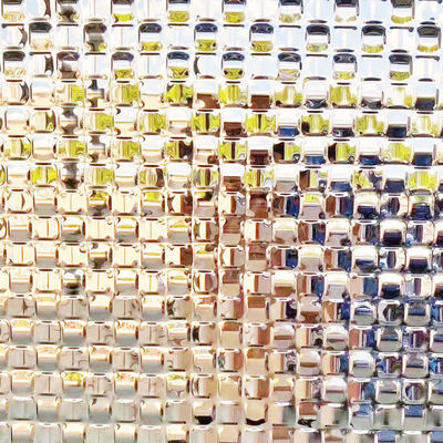 Buen precio Diseño gratuito de mosaico de acero inoxidable personalizado para el proyecto de mosaico de acero inoxidable de mesa de recepción dorada en línea