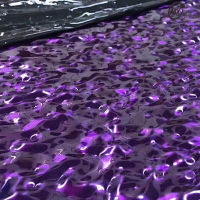 Buen precio 304 Violeta de agua ondulado espejo en relieve 8k chapa de acero inoxidable para el techo de la pared Ktv Hotel en línea