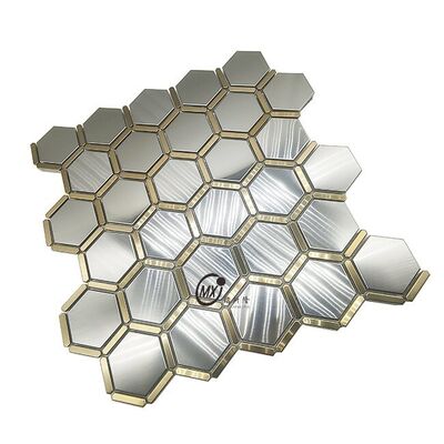 Mosaico hexagonal mixto de acero inoxidable cepillado plateado con borde dorado  Resistente al agua y a la corrosión  para construcción interior y exterior