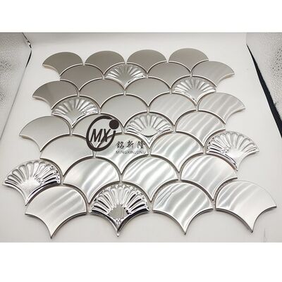 Buen precio Tamaño y diseño personalizados de mosaicos de acero inoxidable directamente del fabricante en línea