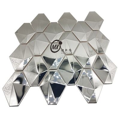 Buen precio Azulejos de mosaico mixtos de acero inoxidable y vidrio con patrón de tablero de ajedrez en línea