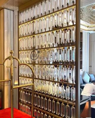 Buen precio Minimalista PVD Revestimiento de titanio espejo 8k polaco 304 de acero inoxidable pantalla divisoria divisoria de habitación para oficina y hogar en línea