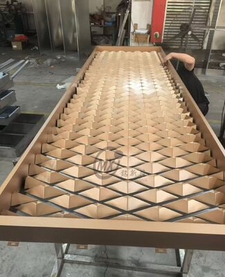 Buen precio Pantalla plegable de acero inoxidable elegante para espacios comerciales en línea