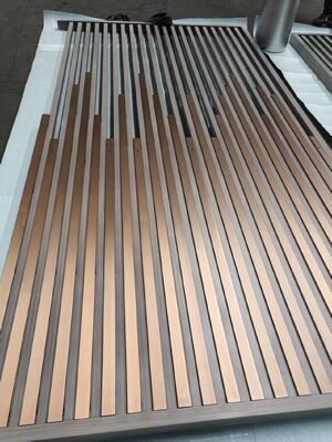 Buen precio Pantalla de acero inoxidable de inspiración asiática con patrón de dragón y fénix en línea