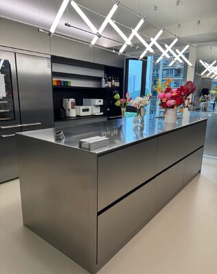 Buen precio Fregadero de cocina de acero inoxidable comercial resistente a los arañazos, de un solo tazón de 24 pulgadas en línea